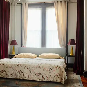 Pl And Gallery Bed & Breakfast